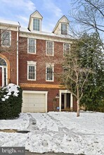 6812 McLean Province Cir in Falls Church, VA - Building Photo - Building Photo