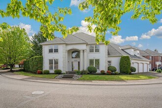 2284 NW Wheatfield Way in Portland, OR - Building Photo - Building Photo
