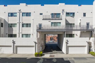Liquid Sugar Lofts in Emeryville, CA - Building Photo