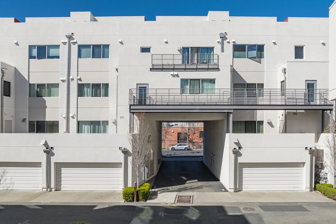 Liquid Sugar Lofts in Emeryville, CA - Building Photo