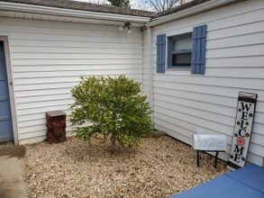 1311 Duncan Dr in Edwards, MO - Building Photo - Building Photo