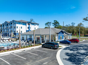 Madison Shores in Pensacola, FL - Building Photo - Building Photo