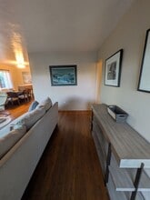 4245 Del Monte Ave, Unit MainFront in San Diego, CA - Building Photo - Building Photo