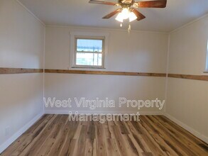 417 Montana St in Mt Hope, WV - Building Photo - Building Photo