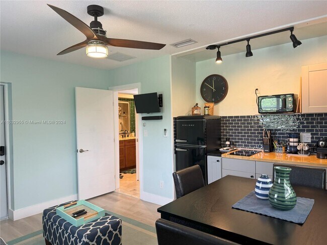 1681 SW 55th Ave-Unit -0 in Plantation, FL - Building Photo - Building Photo