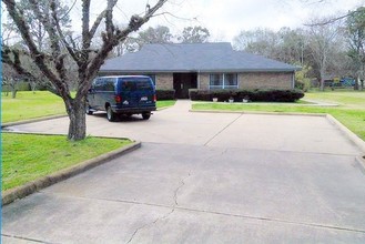 TARC GROUP HOME 5 APARTMENTS in Alvin, TX - Building Photo - Building Photo