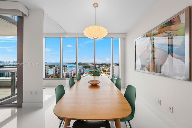 6899 Collins Ave, Unit 1903 in Miami Beach, FL - Building Photo - Building Photo