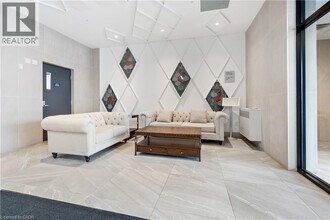 1 Wellington St in Brantford, ON - Building Photo - Building Photo