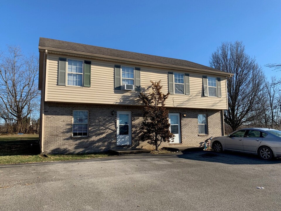 1070 Brandy Lane, Apartment B in Richmond, KY - Building Photo