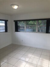 61 NW 44th St, Unit 61 in Miami, FL - Building Photo - Building Photo