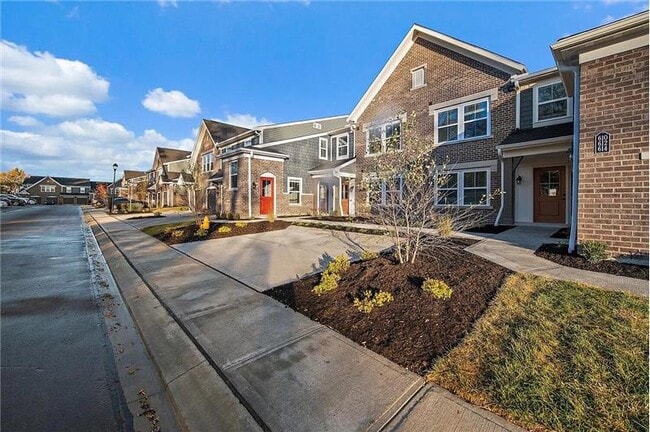 618 Foxhill Dr in Crescent Springs, KY - Building Photo - Building Photo