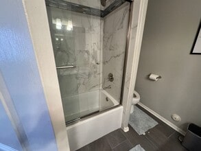 10975 Darling Rd in Ventura, CA - Building Photo - Building Photo