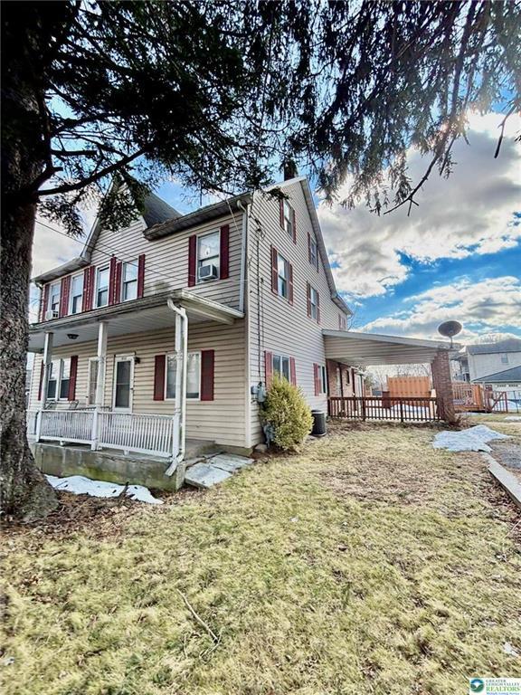 property at 512 E Walnut St