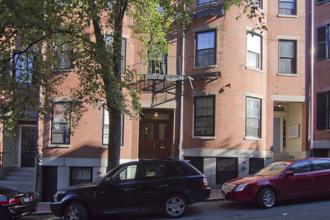 105 Pinckney St in Boston, MA - Foto de edificio - Building Photo