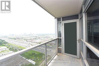 125 Village Green Square in Toronto, ON - Building Photo - Building Photo