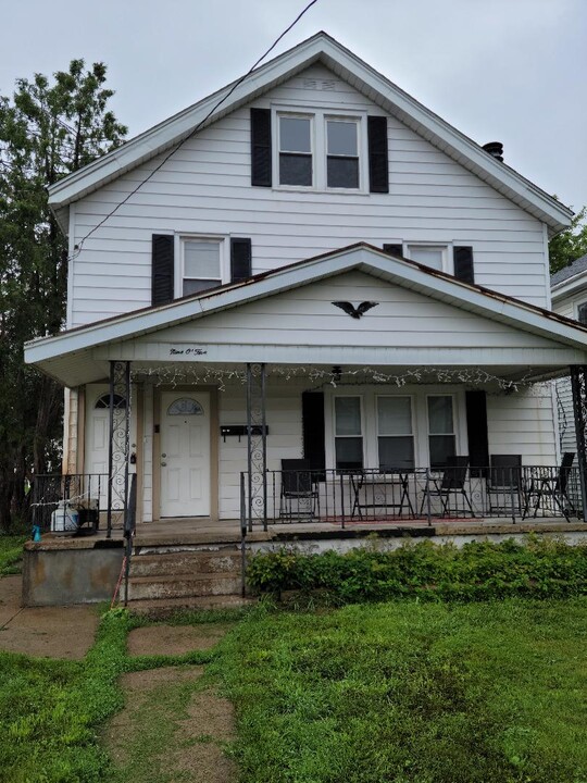 905 Schuyler St, Unit Upper in Rome, NY - Building Photo