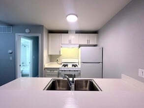 La Madera Apartments at 935 W. Swain Road in Stockton, CA - Foto de edificio - Interior Photo