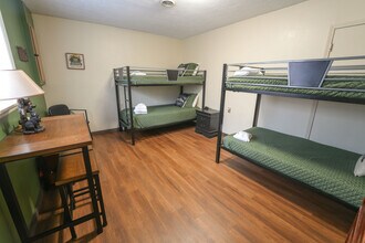 425 Hemlock Ln in Sevierville, TN - Foto de edificio - Building Photo