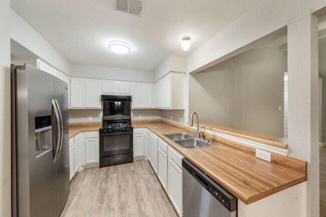 8404 Horton Trail in Austin, TX - Building Photo - Building Photo