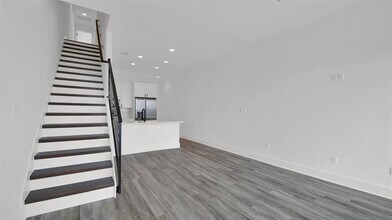 21200 Portsmouth Cv E in Lago Vista, TX - Building Photo - Building Photo