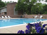 Saltwater Pool - Kingswood Apartamentos in Mobile, Alabama