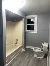 423 W Marion St in Elkhart, IN - Building Photo - Building Photo