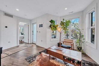 1300 Park Rd NW in Washington, DC - Building Photo - Building Photo