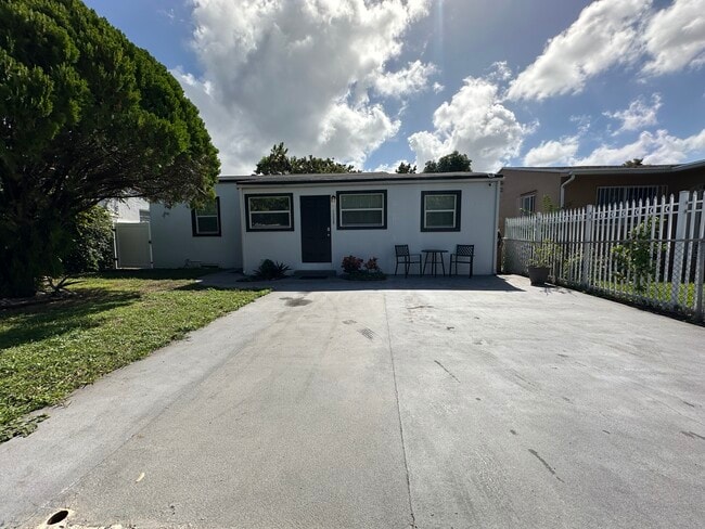 property at 1328 NW 38th St