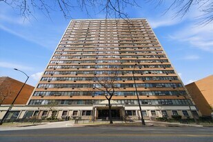 6030 N Sheridan Rd, Unit 1001 in Chicago, IL - Building Photo