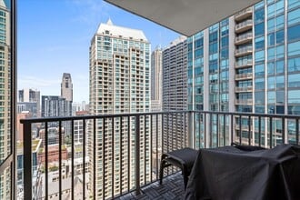 2 E Erie St, Unit 3612 in Chicago, IL - Building Photo - Building Photo