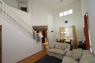 22545 SE 12th Pl in Sammamish, WA - Building Photo - Building Photo