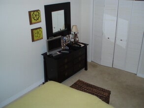 450 W Princess Anne Rd in Norfolk, VA - Building Photo - Building Photo