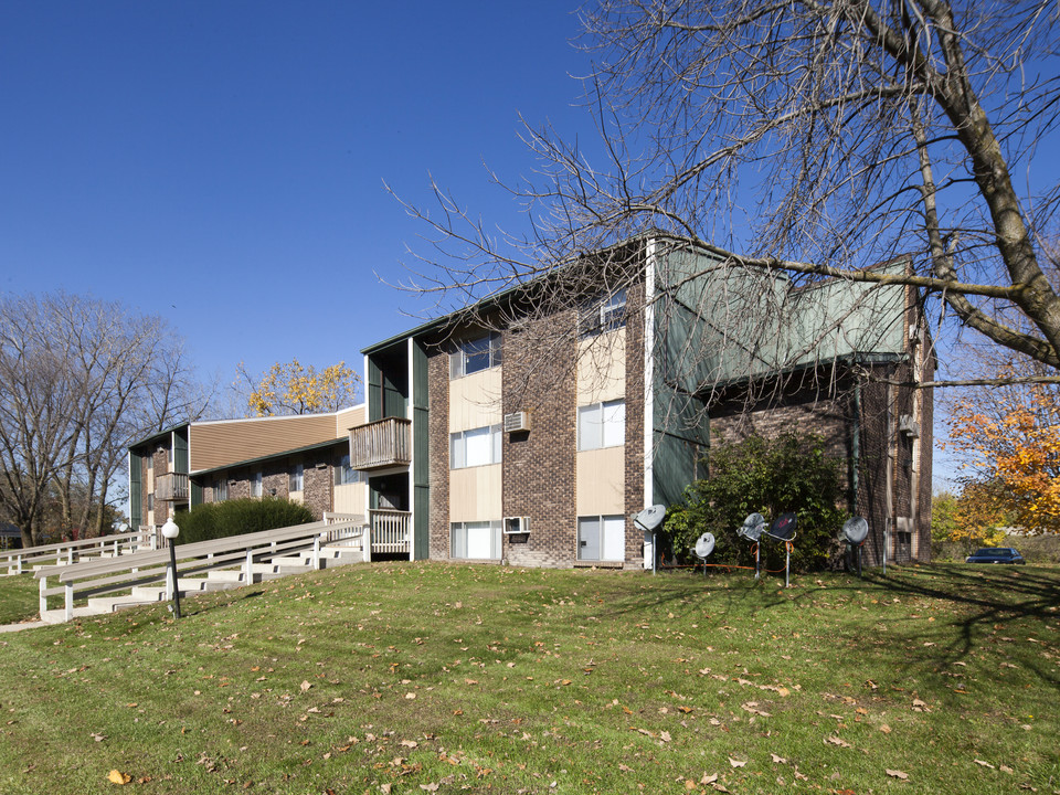 Meridian Apartments in Portage, IN - Foto de edificio