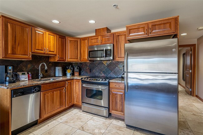 420 W Manson Rd, Unit 4 in Chelan, WA - Foto de edificio - Building Photo