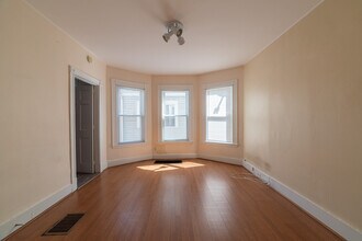 3 Seaview Ave, Unit 3 Seaview Ave in Malden, MA - Building Photo - Building Photo