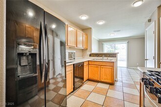 8200 Crystal Star Ct in Las Vegas, NV - Building Photo - Building Photo