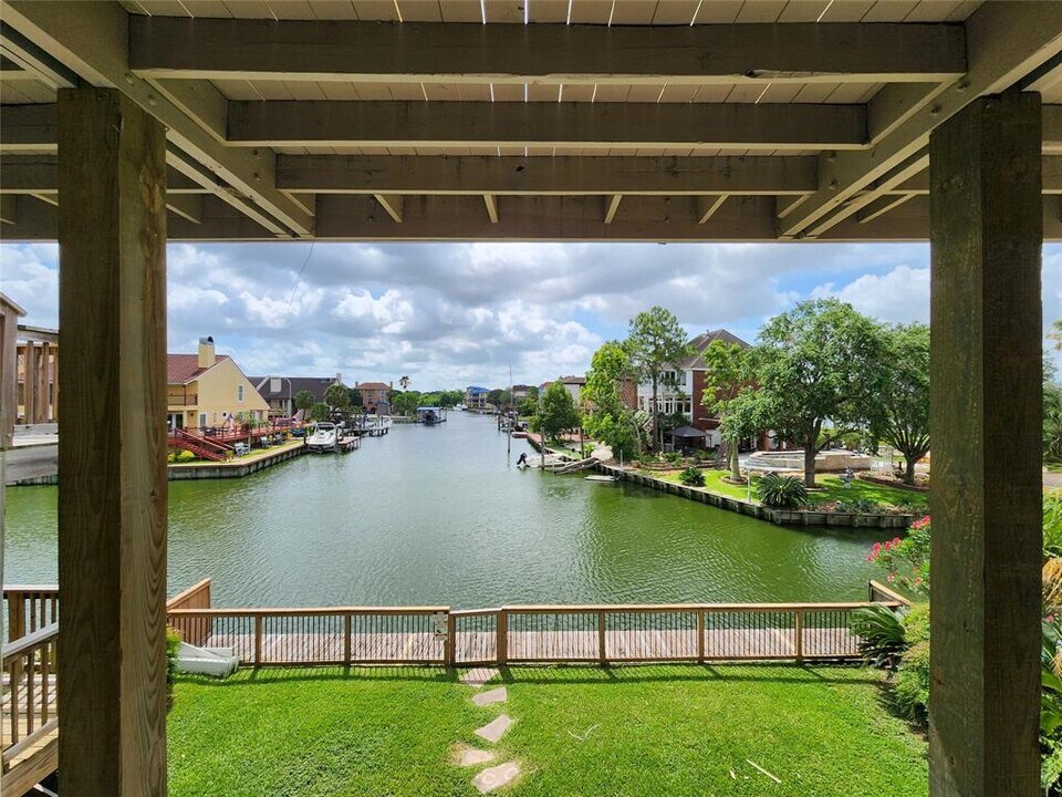 25 Harbour Dr in Houston, TX - Building Photo