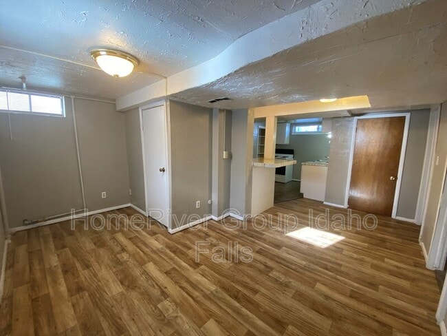 106 S 3rd W in Rexburg, ID - Building Photo - Building Photo