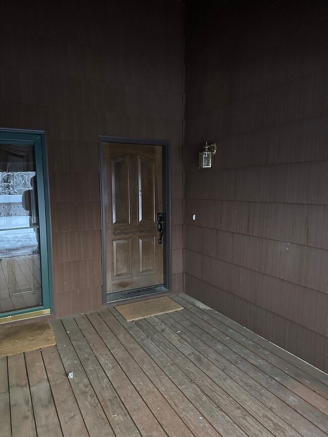 4814 Mills Dr in Anchorage, AK - Building Photo - Building Photo