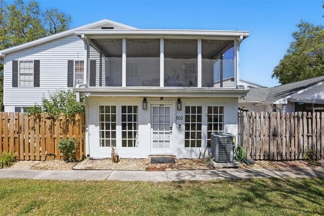 property at 502 W Par St