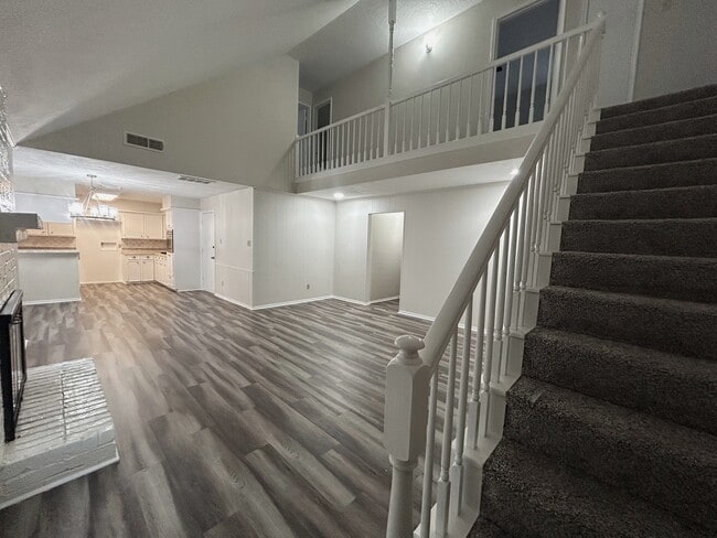 1910 Winding Creek Dr in Pearland, TX - Building Photo - Building Photo