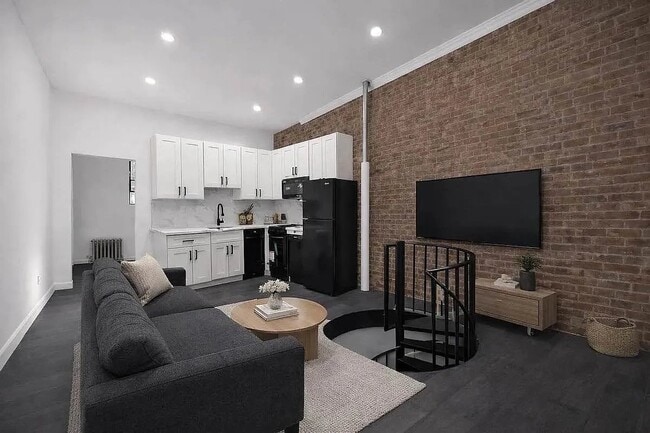 518 E 83rd St in New York, NY - Foto de edificio - Building Photo