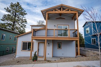 5026 E Retreat Cir in Flagstaff, AZ - Building Photo - Building Photo