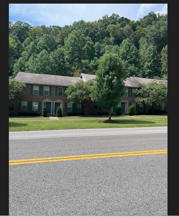 795 Cedar Creek Rd, Unit 3 in Pikeville, KY - Foto de edificio