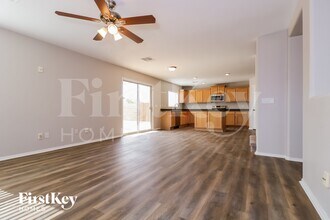 1411 S 222nd Ln in Buckeye, AZ - Foto de edificio - Building Photo