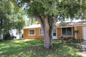 421 Nogales Ave NE in Palm Bay, FL - Building Photo - Building Photo