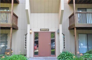 30052 W 12 Mile Rd in Farmington Hills, MI - Building Photo