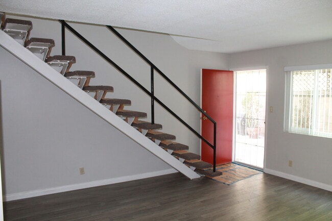 925 N Cordova St, Unit A in Burbank, CA - Foto de edificio - Building Photo