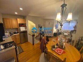 16 Cedar Lane Way, Unit 1 in Boston, MA - Foto de edificio - Building Photo