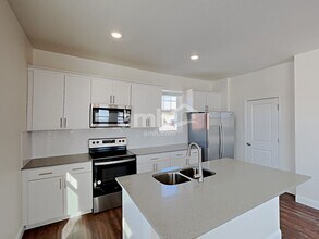 6056 W South Jordan Pky in South Jordan, UT - Building Photo - Building Photo